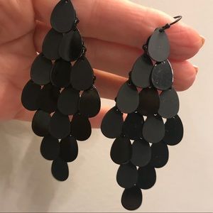 Black disc drop earring